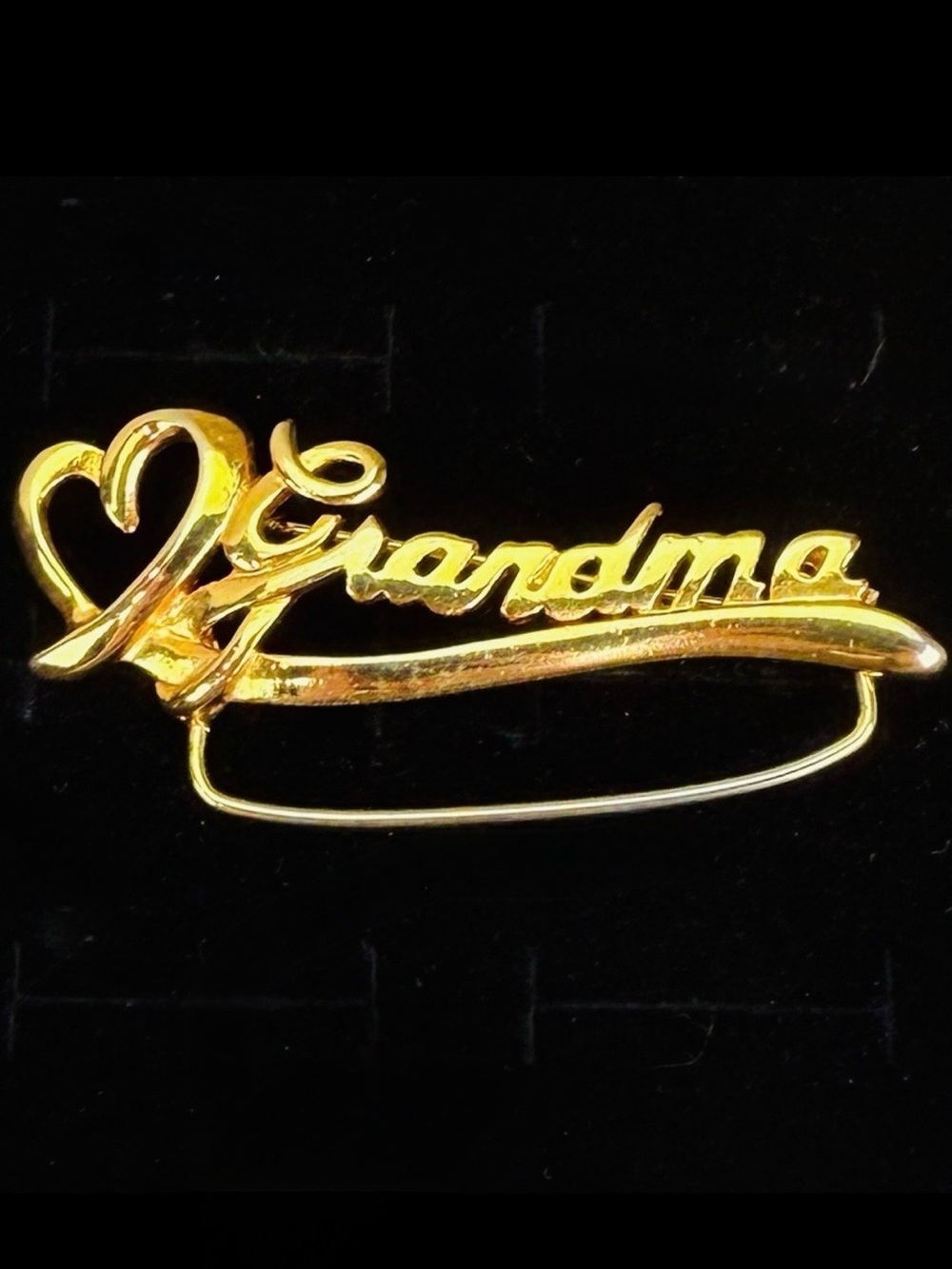 Vintage Goldtone 'Grandma' Heart Accent Brooch Pin